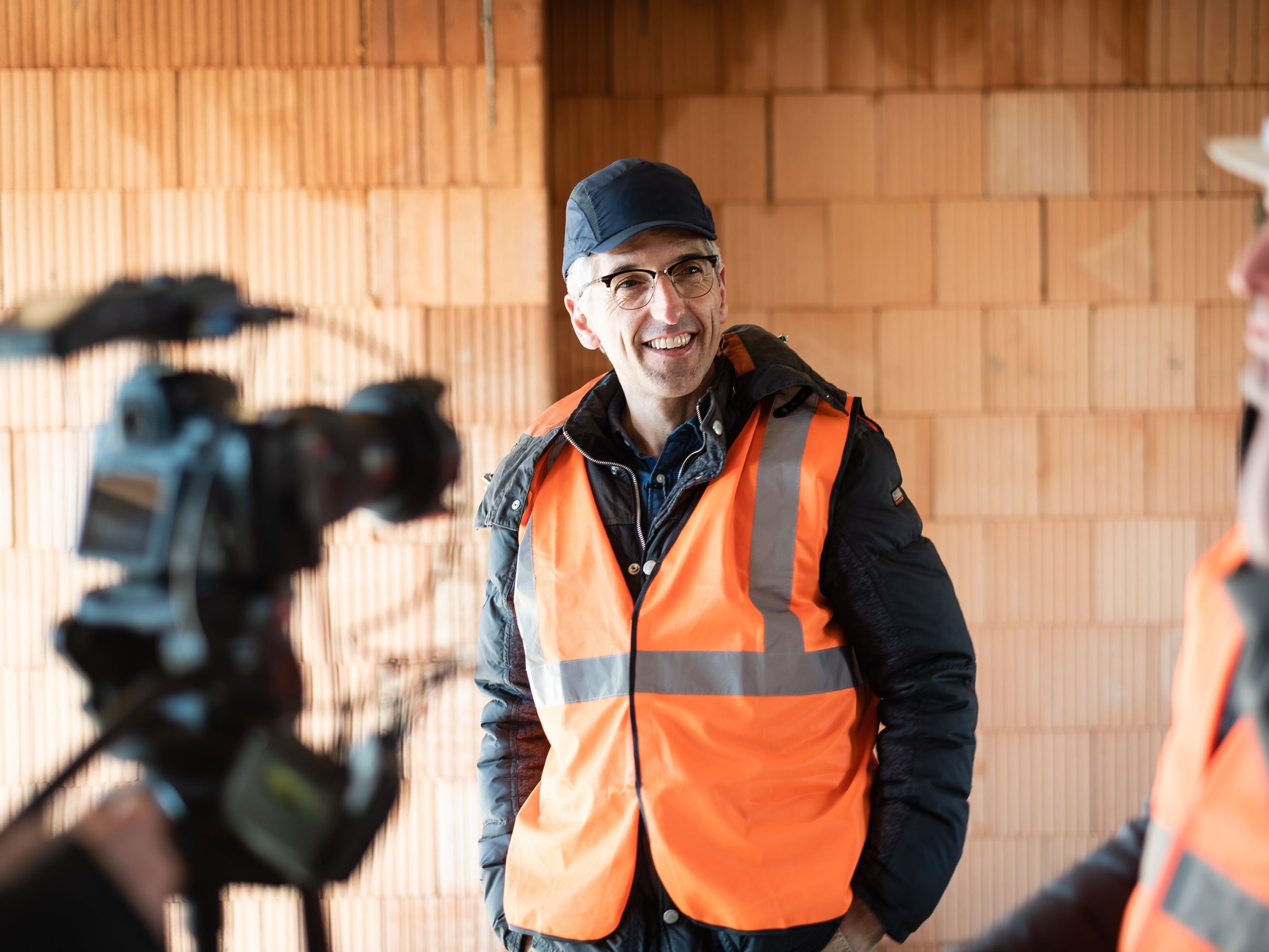 Témoignage sur la brique auto-isolante climamur en vidéo